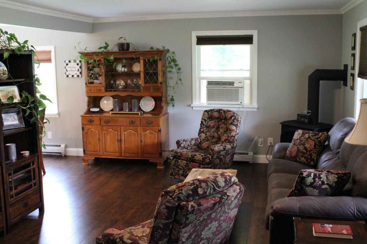 Maple Leaf Acre Villa Williston Exterior foto