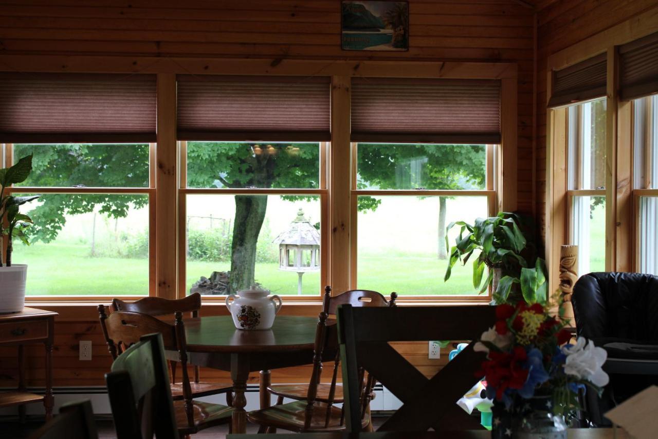 Maple Leaf Acre Villa Williston Exterior foto